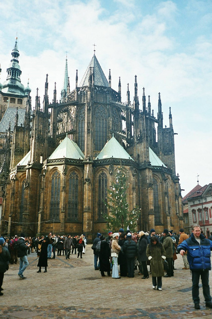 301202-burg-kirche-hinten